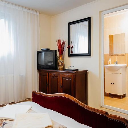 Hôtel Casa Ardeleana à Lotrioara Extérieur photo